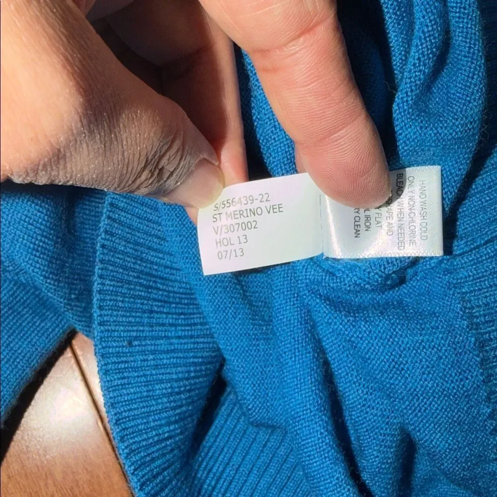 Banana Republic Men's Bright Blue V-Neck Extra Fine Merino‎ Wool Sweater Size XL
